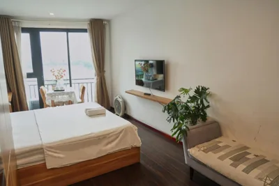 湖景双人间 — Windy Lake View Hotel & Apartment Very Central